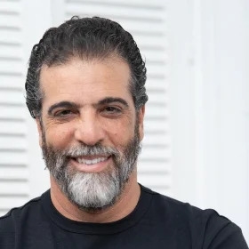Adm. Rogério Chér